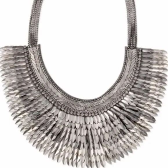 Stella & Dot Pegasus Bib Necklace Silver Limited Edition - Picture 4 of 10